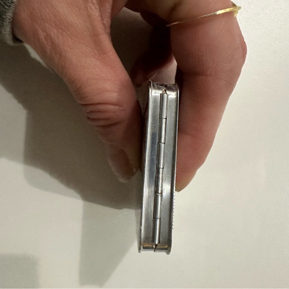 Silver Evan’s with Mayfair vintage compact case - Picture 8 of 10